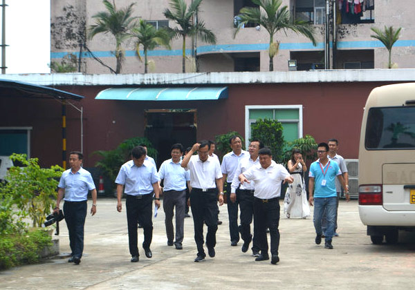 热烈欢迎中共河南省漯河市委书记马正跃一行莅临k8.com科技集团考察参观指导工作