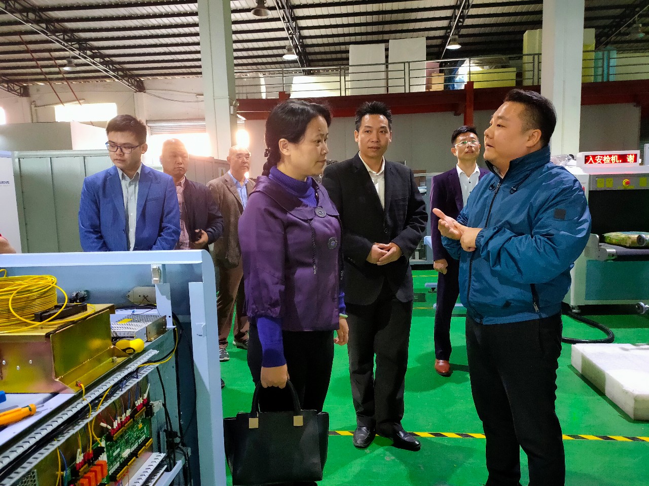 东城政法委领导率队考察指导k8.com科技集团“平安文化”建设情况